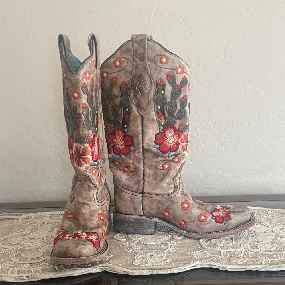 Floral Embroidered Heeled Boots